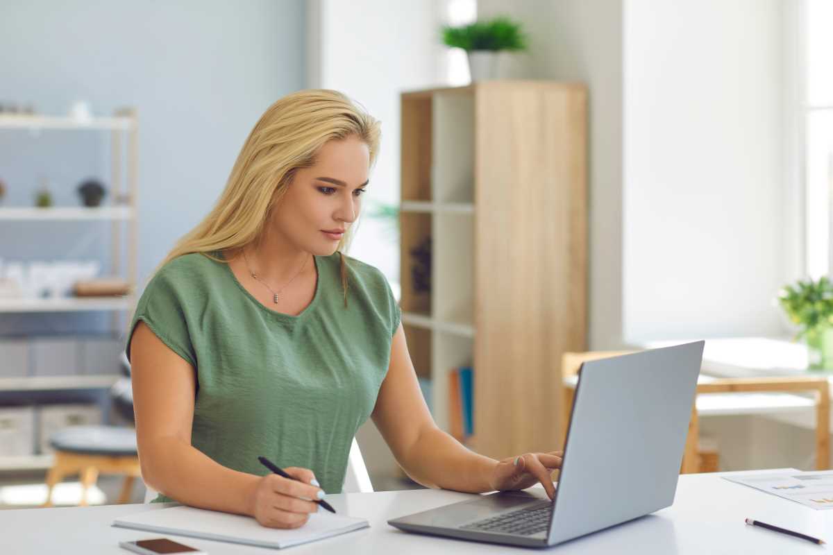 Building a Home-Based Social Media Consultancy That Empowers Women Entrepreneurs